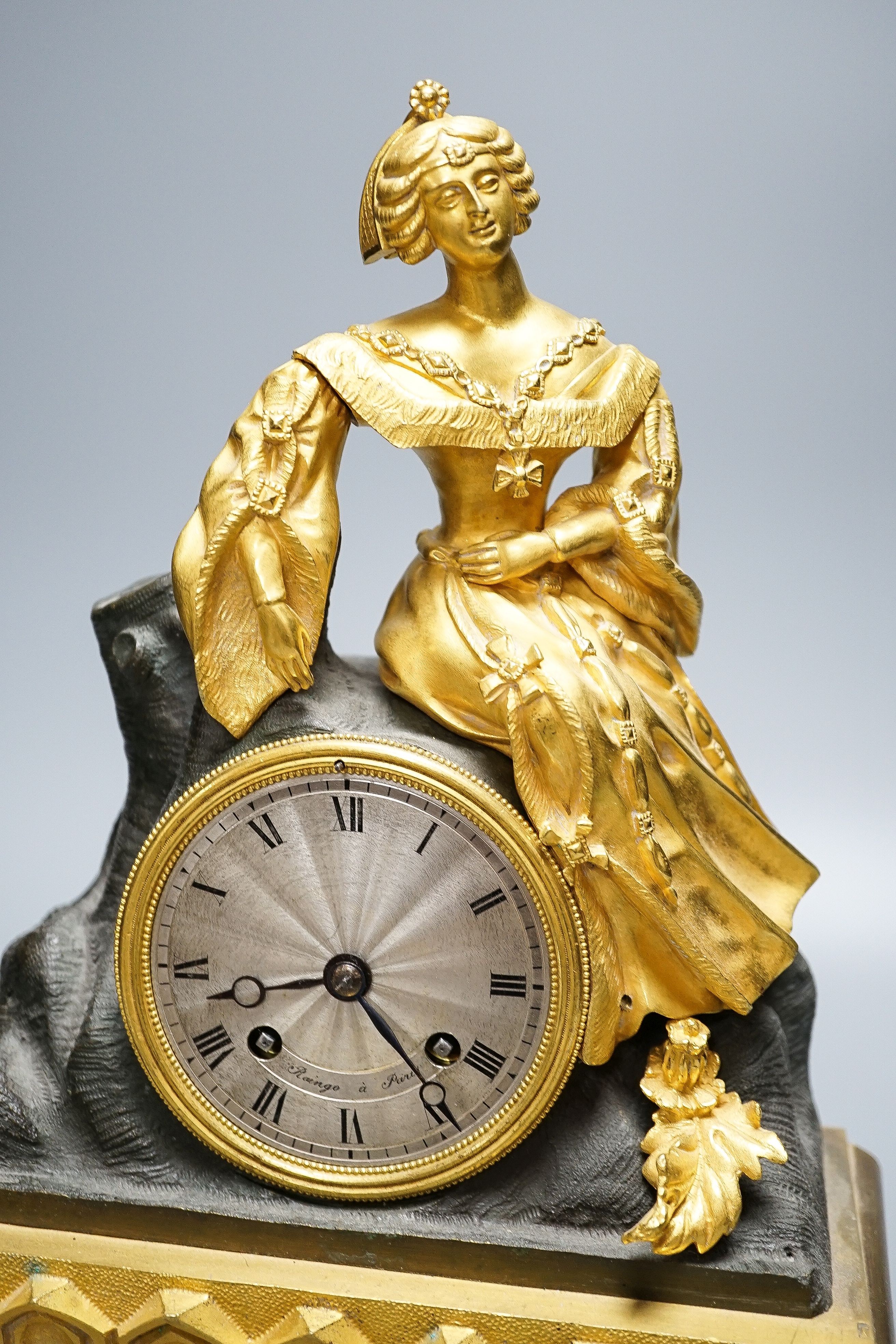 A 19th century French ormolu mantel clock, Raingo a Paris 32cm